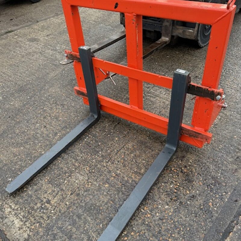 D W Tomlin Pallet Forks